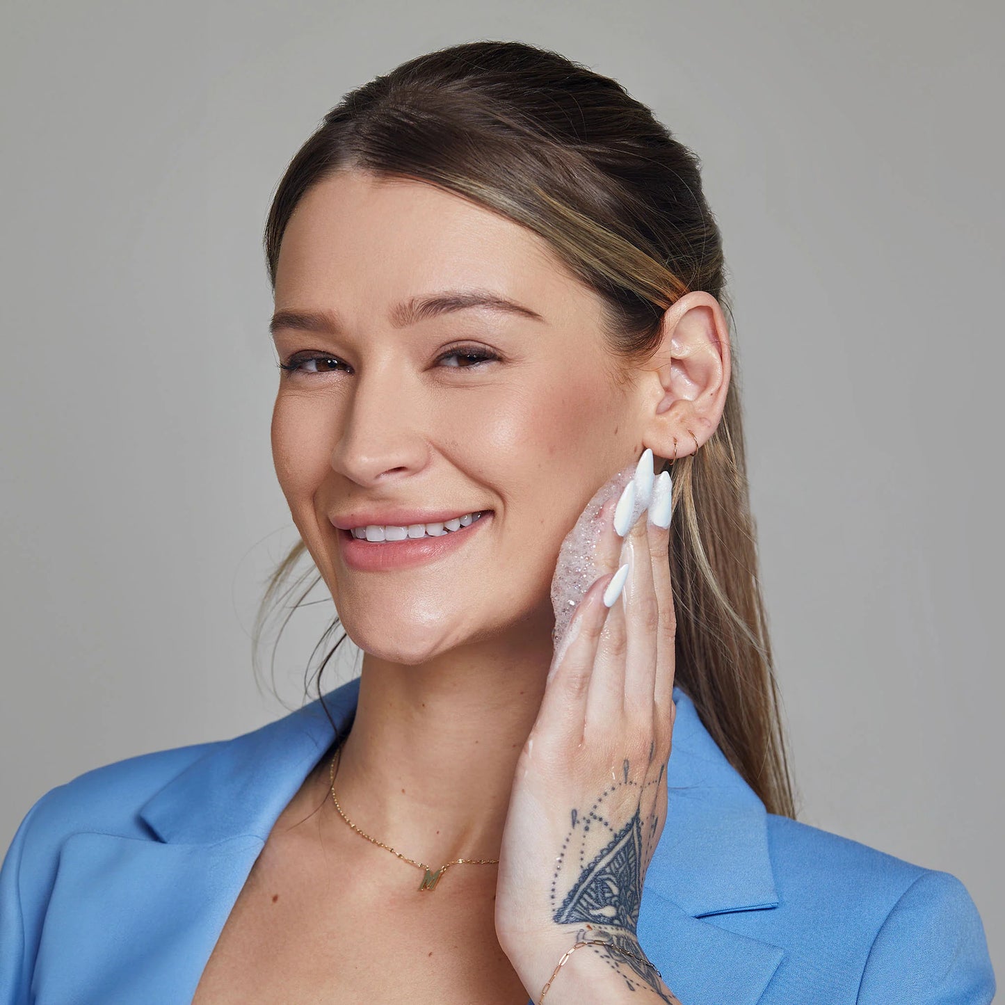 L-Mandelic Face And Body Wash